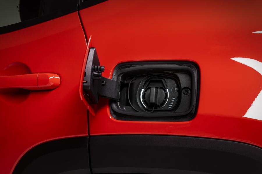 Детали экстерьера Jeep Renegade Plug-in Hybrid (BU) 2019 года  (WW) (фото 9 из 16)